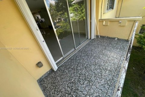 Снять в аренду кондоминиум в Майами, Флорида 2 спальни, 69.68м2, № 1982779 - фото 6