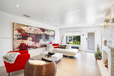 Casa en venta en Hollywood, Florida, 4 dormitorios, 171.5 m2 № 2056787 - foto 6