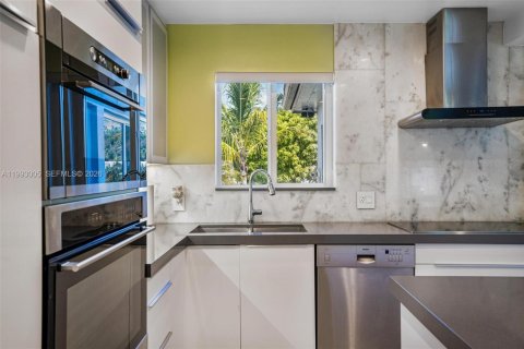 Casa en venta en Hollywood, Florida, 4 dormitorios, 171.5 m2 № 2056787 - foto 18