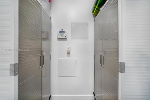 Casa en venta en Hollywood, Florida, 4 dormitorios, 171.5 m2 № 2056787 - foto 17