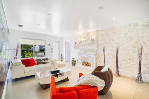 Casa en venta en Hollywood, Florida, 4 dormitorios, 171.5 m2 № 2056787 - foto 7