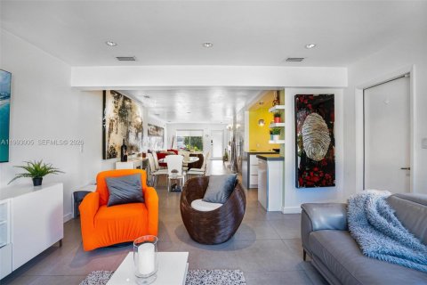 Casa en venta en Hollywood, Florida, 4 dormitorios, 171.5 m2 № 2056787 - foto 22