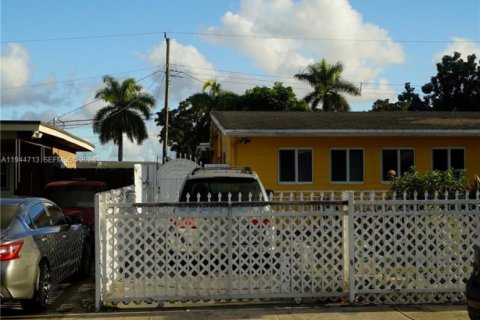 Immobilier commercial à louer à Miami Gardens, Floride: 1 chambre, 219.44 m2 № 2001356 - photo 3