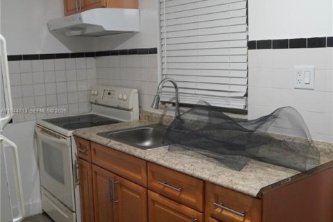 Immobilier commercial à louer à Miami Gardens, Floride: 1 chambre, 219.44 m2 № 2001356 - photo 7