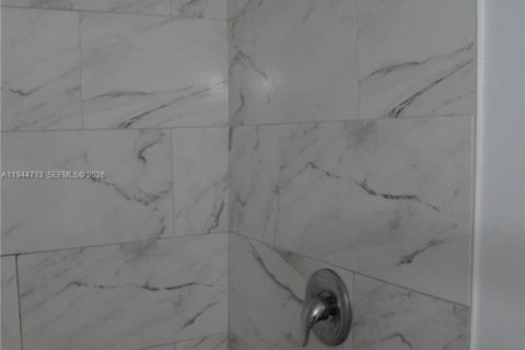 Immobilier commercial à louer à Miami Gardens, Floride: 1 chambre, 219.44 m2 № 2001356 - photo 14