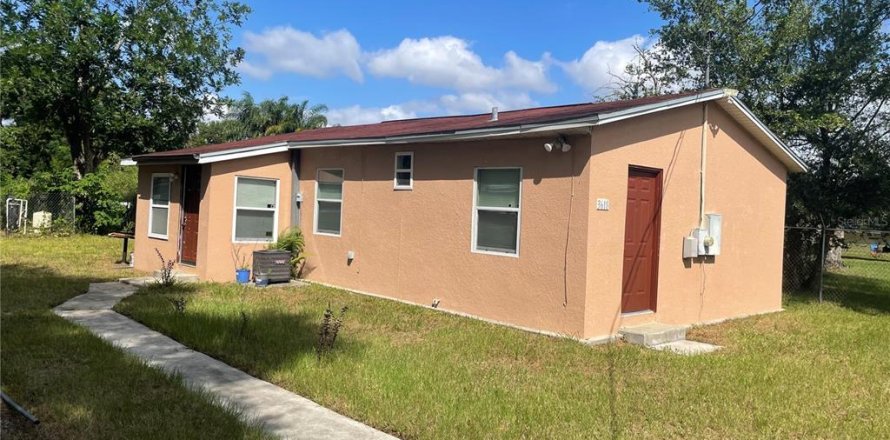 Villa ou maison à Mount Dora, Floride 2 chambres, 75.62 m2 № 1914241