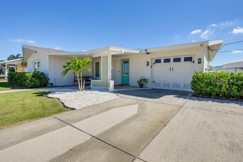 Villa ou maison à vendre à Palmetto, Floride: 4 chambres, 172.89 m2 № 2409853 - photo 2
