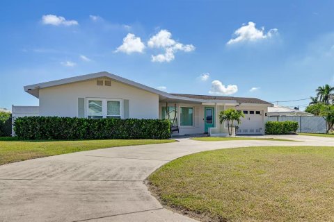 Villa ou maison à Palmetto, Floride 4 chambres, 172.89 m2 № 2409853