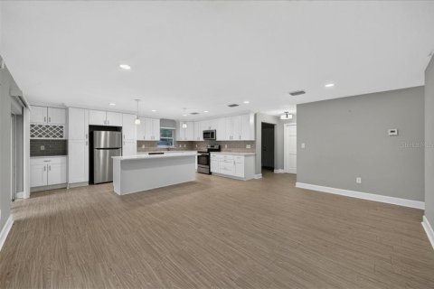 Купить виллу или дом в Сейфти-Харбор, Флорида 6 комнат, 125.98м2, № 2149393 - фото 6
