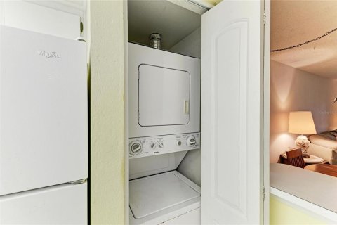 Купить кондоминиум в Брейдентон, Флорида 5 комнат, 87.98м2, № 1915400 - фото 8