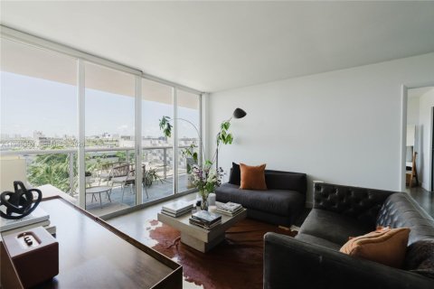 Condominio en venta en Miami Beach, Florida, 2 dormitorios, 117.99 m2 № 2152905 - foto 2