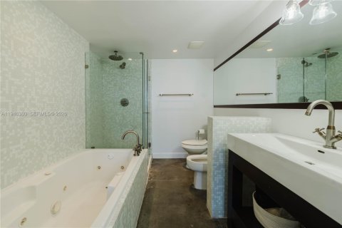 Condominio en venta en Miami Beach, Florida, 2 dormitorios, 117.99 m2 № 2152905 - foto 8