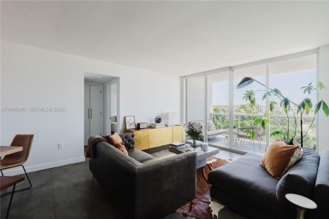 Condominio en venta en Miami Beach, Florida, 2 dormitorios, 117.99 m2 № 2152905 - foto 1
