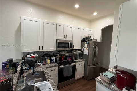 House in Homestead, Florida 3 bedrooms, 170.29 sq.m. № 1728681 - photo 15