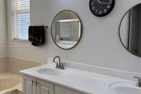 House in Homestead, Florida 3 bedrooms, 170.29 sq.m. № 1728681 - photo 7