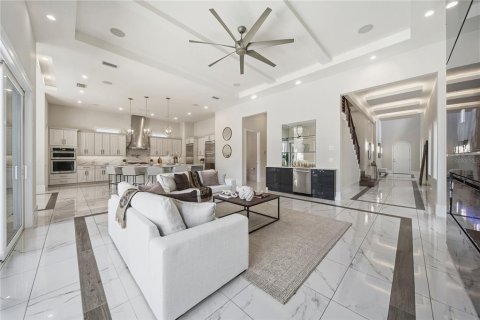 House in Kissimmee, Florida 7 bedrooms, 541.71 sq.m. № 2393897 - photo 16