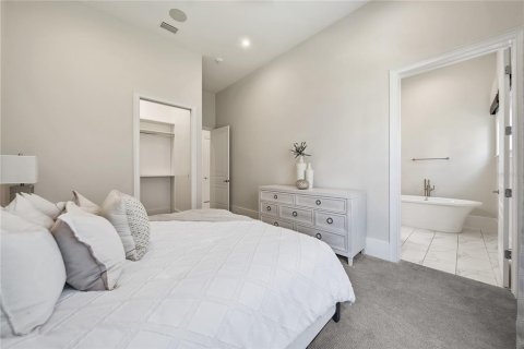 House in Kissimmee, Florida 7 bedrooms, 541.71 sq.m. № 2393897 - photo 6