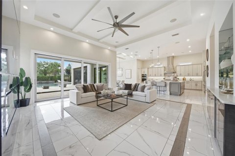 House in Kissimmee, Florida 7 bedrooms, 541.71 sq.m. № 2393897 - photo 13