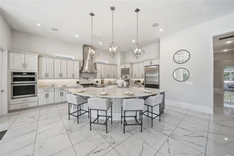 House in Kissimmee, Florida 7 bedrooms, 541.71 sq.m. № 2393897 - photo 17