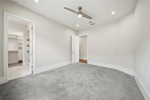 House in Kissimmee, Florida 7 bedrooms, 541.71 sq.m. № 2393897 - photo 22