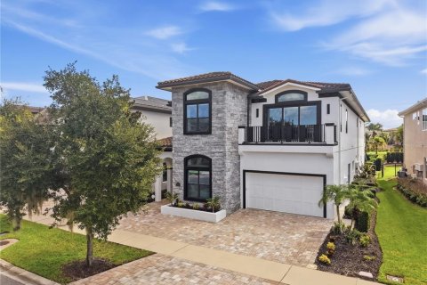 House in Kissimmee, Florida 7 bedrooms, 541.71 sq.m. № 2393897