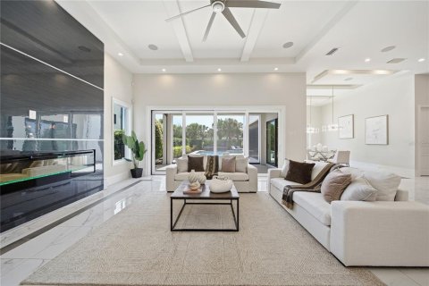 House in Kissimmee, Florida 7 bedrooms, 541.71 sq.m. № 2393897 - photo 14