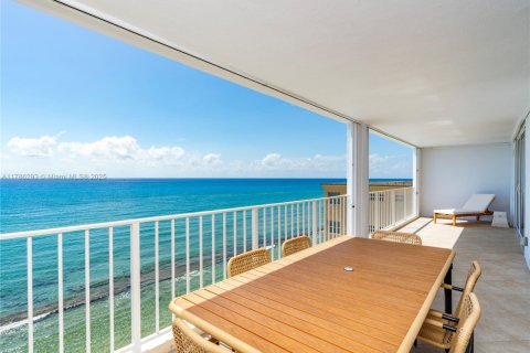 Condo in South Palm Beach, Florida, 3 bedrooms  № 1874558 - photo 3