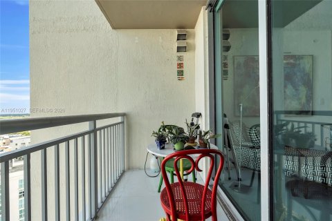 Купить кондоминиум в Майами, Флорида 3 комнаты, 125.42м2, № 2007097 - фото 21