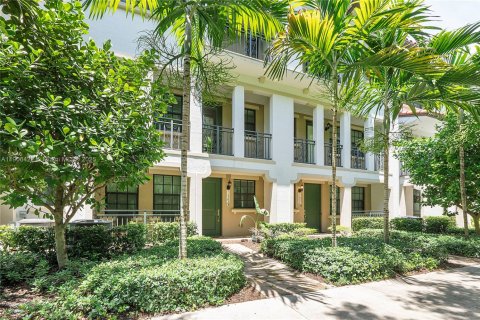 Touwnhouse à louer à Pembroke Pines, Floride: 3 chambres, 184.41 m2 № 1957176 - photo 1