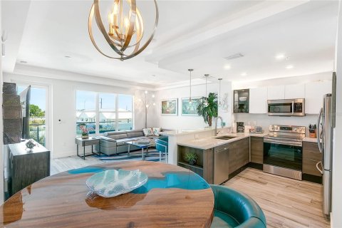 Condo in Merrit Island, Florida, 3 bedrooms  № 1832618 - photo 12