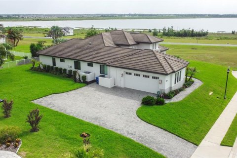 Casa en venta en Lake Alfred, Florida, 4 dormitorios, 224.36 m2 № 2197714 - foto 3