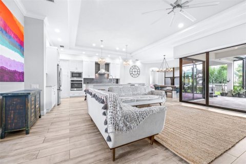 Casa en venta en Lake Alfred, Florida, 4 dormitorios, 224.36 m2 № 2197714 - foto 8