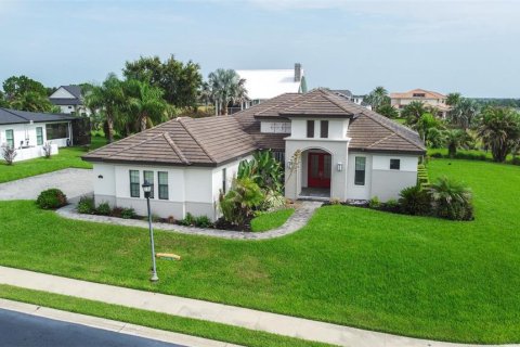 Casa en venta en Lake Alfred, Florida, 4 dormitorios, 224.36 m2 № 2197714 - foto 2