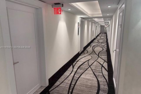 Copropriété à vendre à Hallandale Beach, Floride: 3 chambres, 132.11 m2 № 2050768 - photo 11