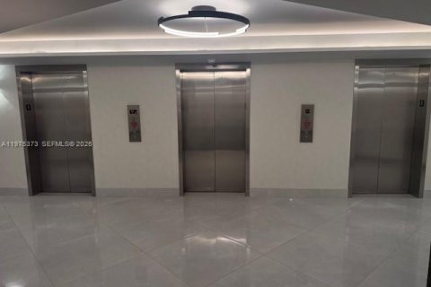 Copropriété à vendre à Hallandale Beach, Floride: 3 chambres, 132.11 m2 № 2050768 - photo 8