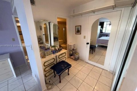 Copropriété à vendre à Hallandale Beach, Floride: 3 chambres, 132.11 m2 № 2050768 - photo 30