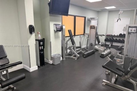 Copropriété à vendre à Hallandale Beach, Floride: 3 chambres, 132.11 m2 № 2050768 - photo 4