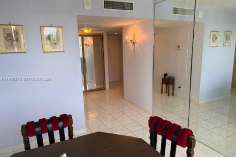 Copropriété à vendre à Hallandale Beach, Floride: 3 chambres, 132.11 m2 № 2050768 - photo 18