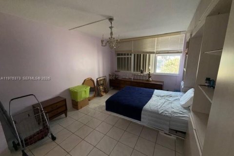 Copropriété à vendre à Hallandale Beach, Floride: 3 chambres, 132.11 m2 № 2050768 - photo 27