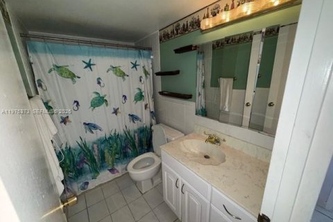 Copropriété à vendre à Hallandale Beach, Floride: 3 chambres, 132.11 m2 № 2050768 - photo 25