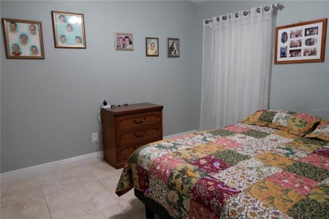 House in Apopka, Florida 4 bedrooms, 189.33 sq.m. № 1905436 - photo 14