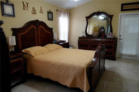 Casa en venta en Apopka, Florida, 4 dormitorios, 189.33 m2 № 1905436 - foto 10