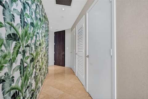 Condo in Miami, Florida, 3 bedrooms  № 1946580 - photo 16