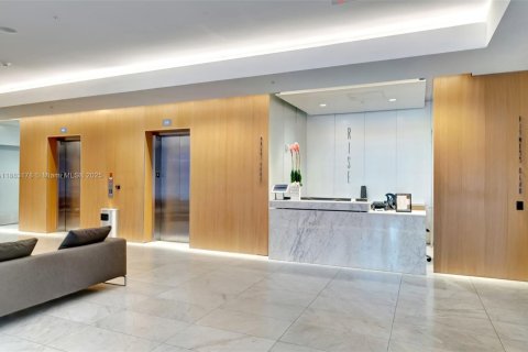 Condo in Miami, Florida, 3 bedrooms  № 1946580 - photo 9