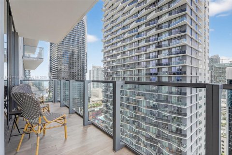 Condo in Miami, Florida, 3 bedrooms  № 1946580 - photo 1
