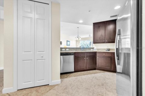 Condo in Punta Gorda, Florida, 2 bedrooms  № 2166048 - photo 9