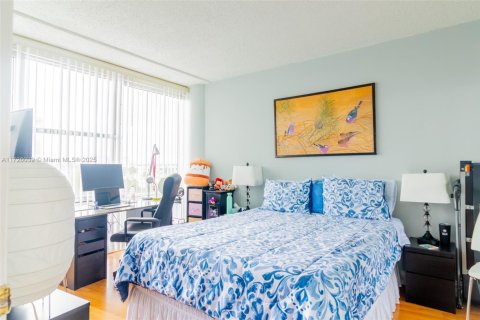 Condo in Miami Beach, Florida, 1 bedroom  № 1939482 - photo 13