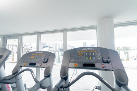 Condo in Miami Beach, Florida, 1 bedroom  № 1939482 - photo 22