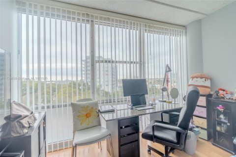 Condo in Miami Beach, Florida, 1 bedroom  № 1939482 - photo 6