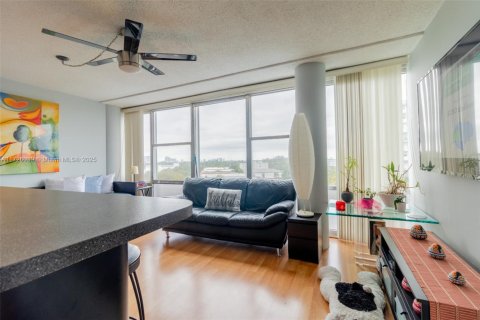 Condo in Miami Beach, Florida, 1 bedroom  № 1939482 - photo 4